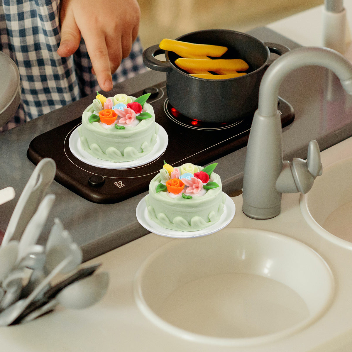 Miniature Dollhouse Cupcakes Decor Ornament A622
