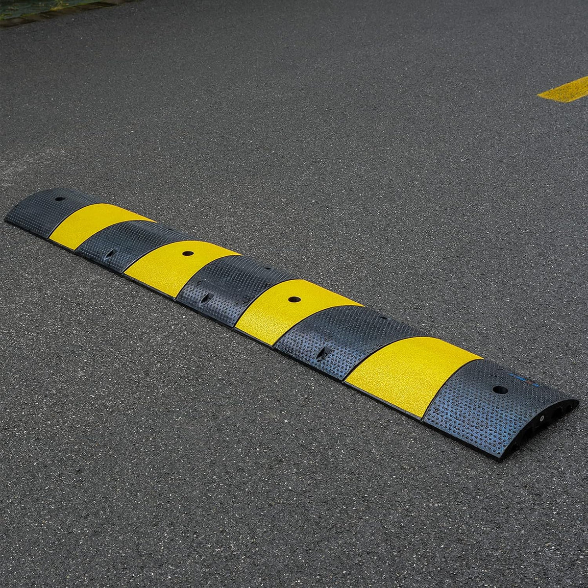 Heavy Duty Rubber Speed Bump 6FT 1 Pack with 4 Bolts (71.7 x 12 x 2.4 Inch) I38723