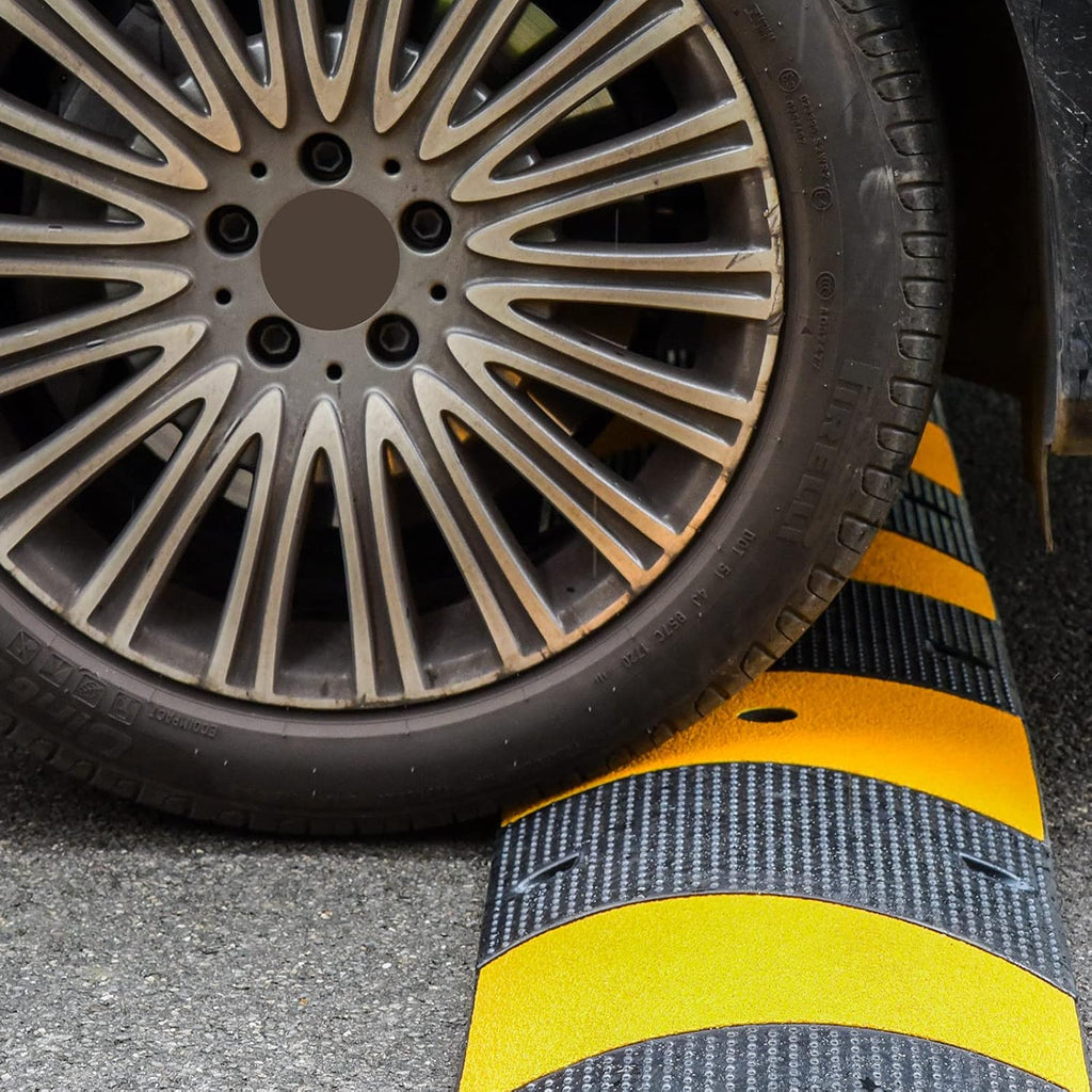 Heavy Duty Rubber Speed Bump 6FT 1 Pack with 4 Bolts (71.7 x 12 x 2.4 Inch) I38723
